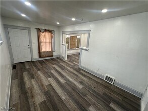 1268 E 133rd St in East Cleveland, OH - Foto de edificio - Building Photo