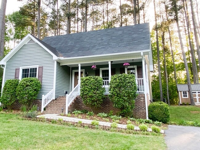property at 319 Brookfield Cir