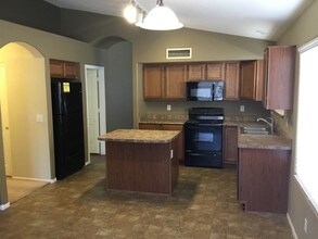 2220 W Madre Del Oro Dr in Phoenix, AZ - Building Photo - Building Photo