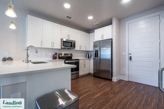 15950 Chase Hill Blvd, Unit 3405 in San Antonio, TX - Foto de edificio - Building Photo