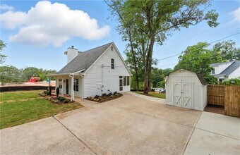 180 Summit Ave SE in Marietta, GA - Building Photo - Building Photo