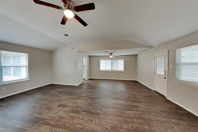 1918 E Navaho Trail in Katy, TX - Building Photo - Building Photo