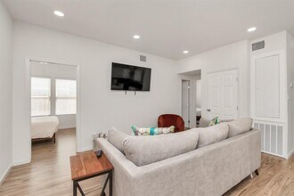 1812 Wheeler Ave in Houston, TX - Building Photo - Building Photo
