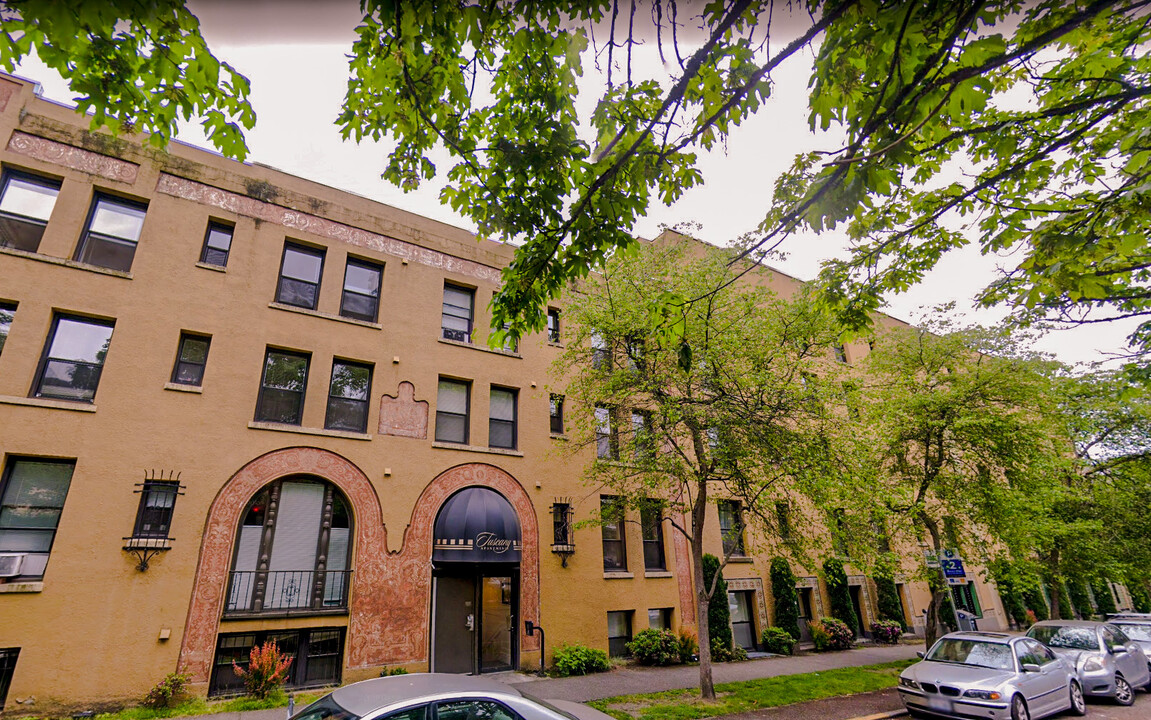 The Tuscany Apartments in Seattle, WA - Building Photo