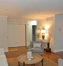 341 Homeland Southway, Unit 2A in Baltimore, MD - Foto de edificio - Building Photo