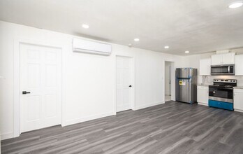 3741 Jasmine St in Sacramento, CA - Building Photo - Building Photo