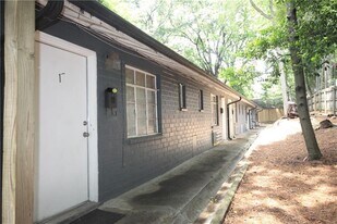 758 St Charles Ave NE in Atlanta, GA - Building Photo