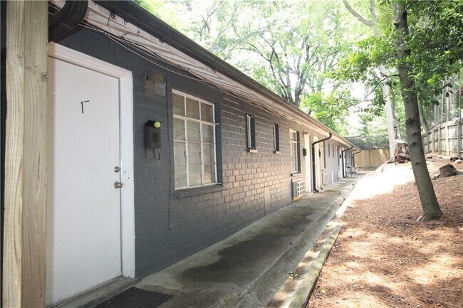 758 St Charles Ave NE in Atlanta, GA - Building Photo - Building Photo