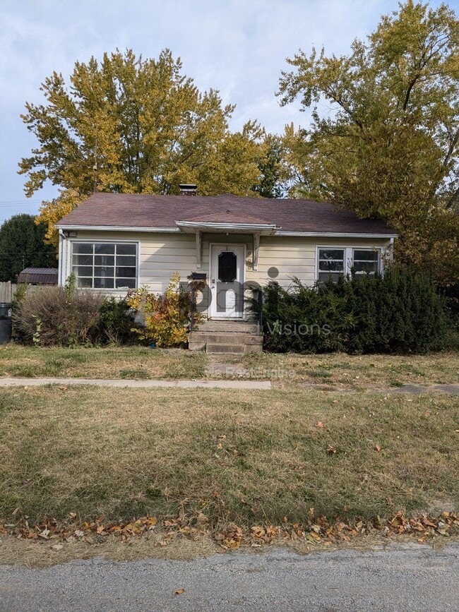 property at 600 E Jefferson Pl