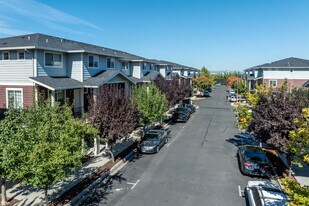Orchard Glen Estates in Medford, OR - Building Photo