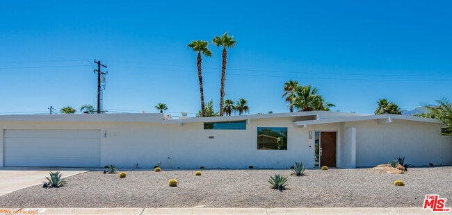 2287 E Hildy Ln in Palm Springs, CA - Building Photo - Building Photo