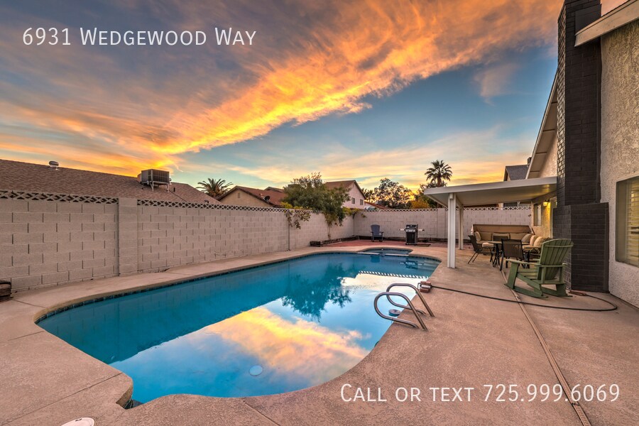 6931 Wedgewood Way in Las Vegas, NV - Building Photo