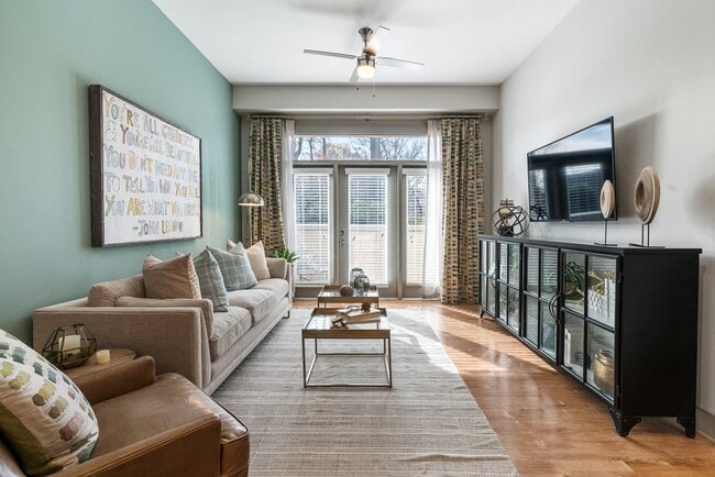 Hawthorne at Friendly in Greensboro, NC - Foto de edificio - Building Photo