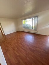 2540 SE Crystal Lake Dr in Corvallis, OR - Building Photo - Building Photo