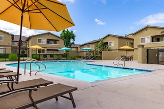 Wintergreen in San Diego, CA - Foto de edificio - Building Photo