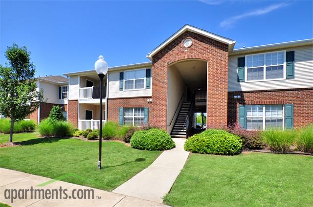 Lakeshore Crossing Apartments Photo