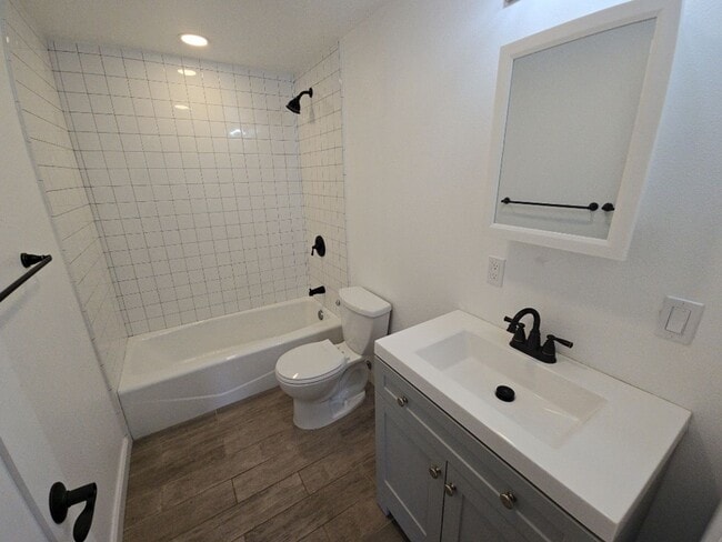 1350 Hallen Dr in Arcata, CA - Building Photo - Building Photo