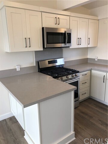 745 Domingo Dr in Newport Beach, CA - Building Photo - Building Photo