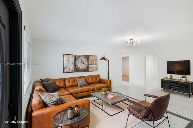 6330 SW 27th St in Miami, FL - Building Photo - Building Photo