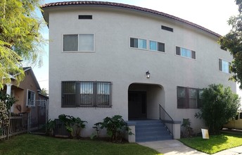 2322 Vineyard Ave in Los Angeles, CA - Foto de edificio - Building Photo