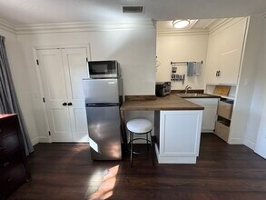 3563 Promontory St, Unit Sail Bay in San Diego, CA - Foto de edificio - Building Photo