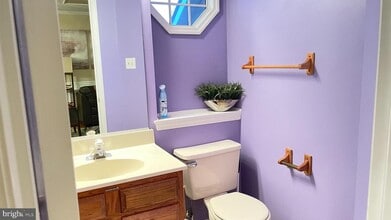 42 Beacon Hill Ct in Gaithersburg, MD - Building Photo - Building Photo