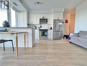 7895 Jane St in Vaughan, ON - Building Photo - Building Photo