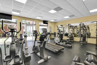 300 St Joseph Pkwy in Houston, TX - Foto de edificio - Building Photo