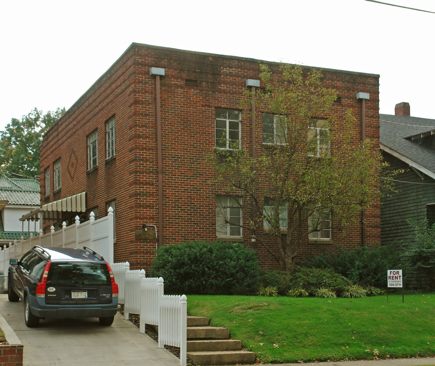 2009 Quarrier St in Charleston, WV - Foto de edificio