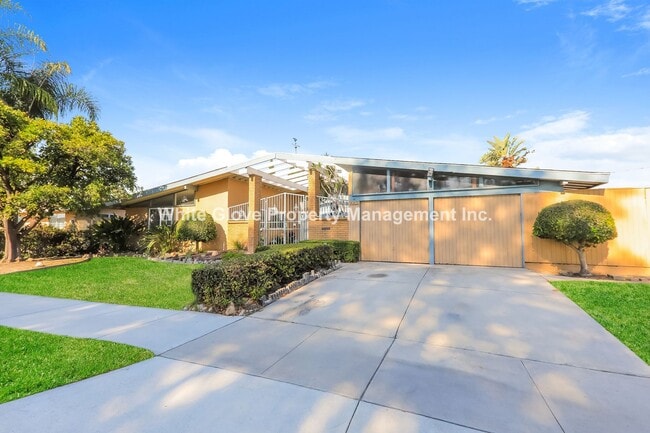 807 S Agate St in Anaheim, CA - Building Photo - Building Photo