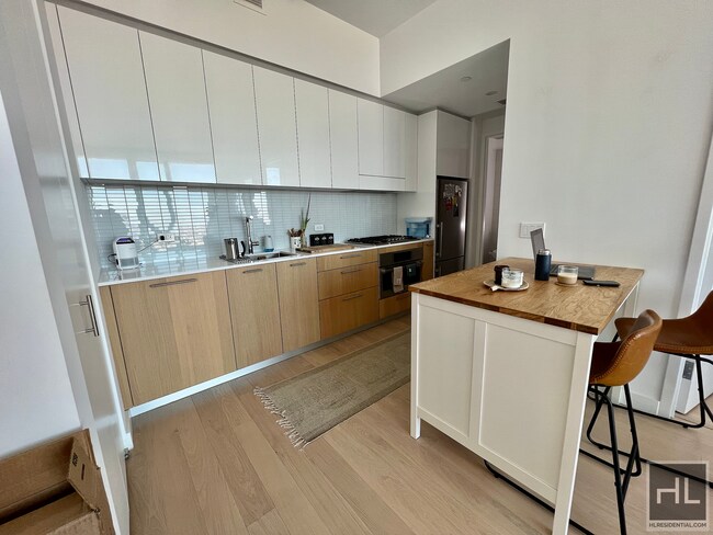 29-59 Northern Blvd-Unit -60A in Queens, NY - Building Photo - Building Photo
