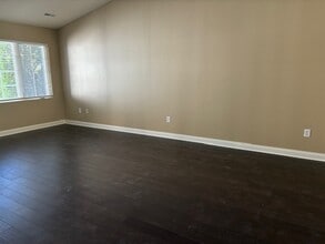 1734 Fir Ave in Crown Point, IN - Foto de edificio - Building Photo