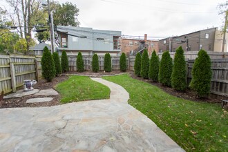 1412 S St Louis Ave in Tulsa, OK - Foto de edificio - Building Photo