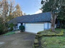 13489 Applegate Terrace in Oregon City, OR - Building Photo