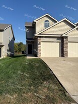 2211 Burningwood in Lee's Summit, MO - Building Photo