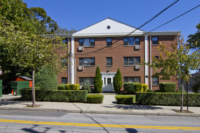 260 Centre Ave in New Rochelle, NY - Building Photo - Building Photo