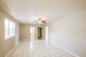 2342 Raleigh St in Hollywood, FL - Building Photo - Building Photo