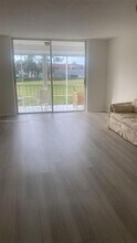 160 Turtle Lake Ct in Naples, FL - Building Photo - Building Photo