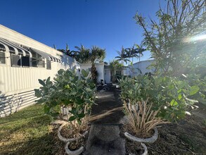 21 Ruthmary Ave in Briny Breezes, FL - Building Photo - Building Photo