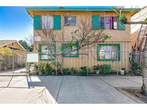 2030 Florence Ave in Los Angeles, CA - Building Photo - Building Photo