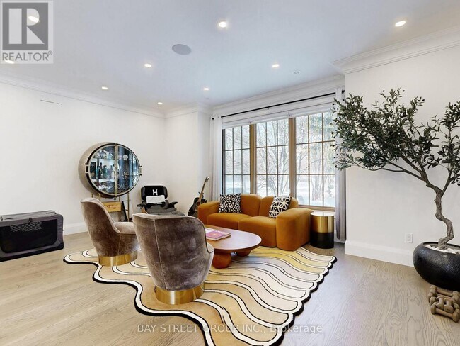 31 Evergreen Gardens in Toronto, ON - Building Photo - Building Photo