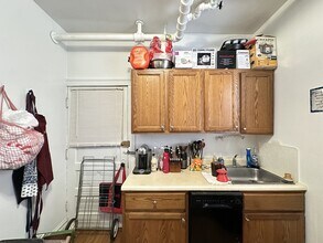 1913 W Larchmont Ave, Unit BG in Chicago, IL - Foto de edificio - Building Photo