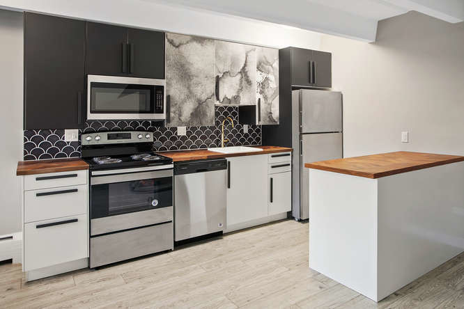 White Swan Apartments in Denver, CO - Building Photo