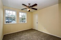 2110 Whiteback Dr photo'