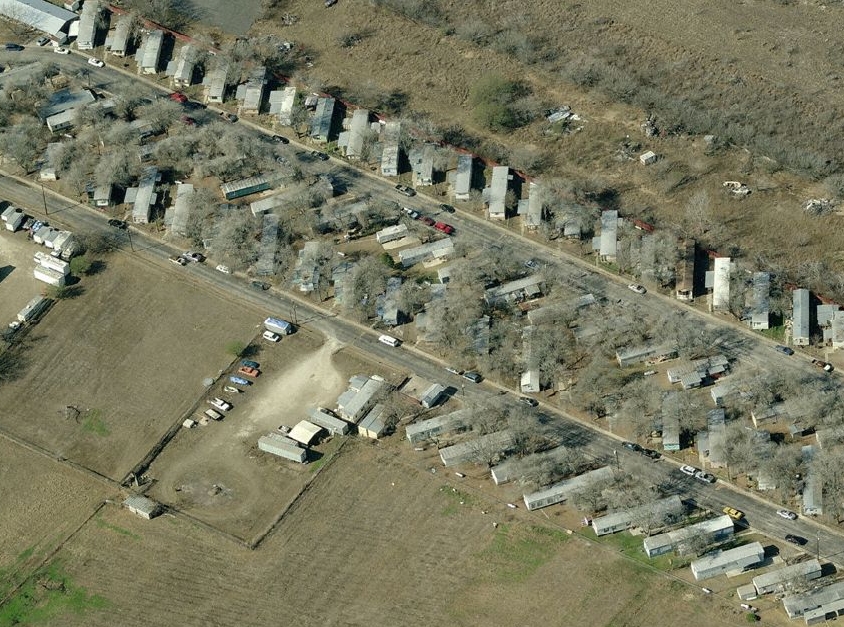 Aztec Estates Mobile Home Park in San Antonio, TX - Building Photo