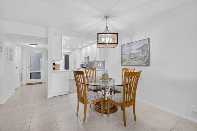 3100 S Ocean Blvd in Highland Beach, FL - Building Photo - Building Photo