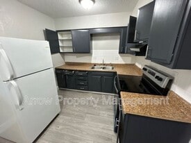 216 Park Ave in Maryville, MO - Building Photo