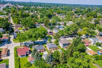 2124 Portsmouth Ave in Westchester, IL - Building Photo - Building Photo
