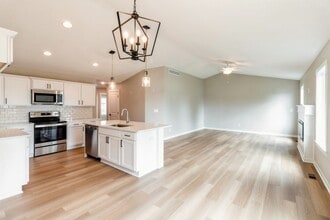 2517 NW Woodbury Dr in Ankeny, IA - Building Photo - Building Photo