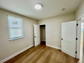 1557 Innes Ave in San Francisco, CA - Building Photo - Building Photo